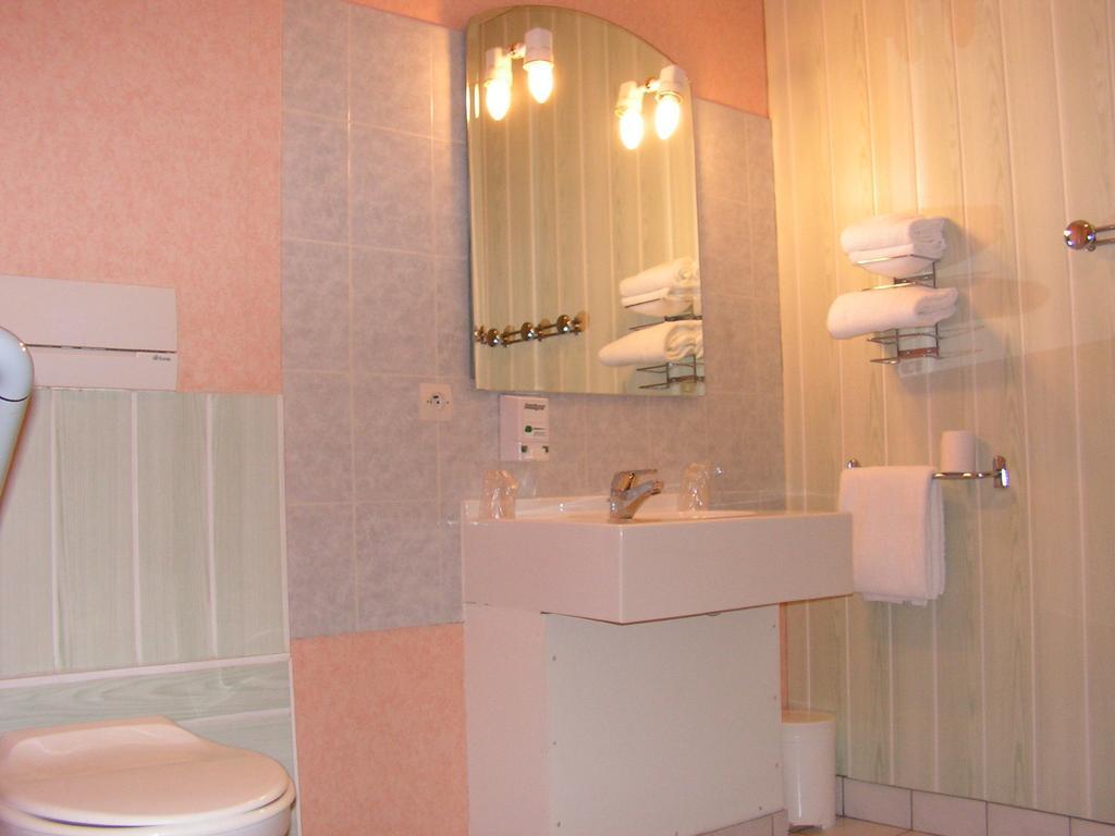 Le Bois Joli Hotel Massais Room photo